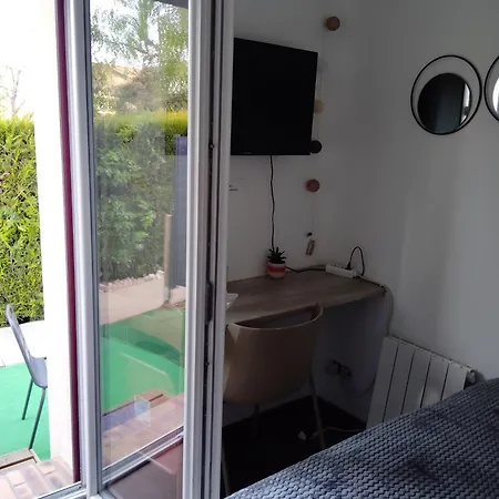 Cosy Sans Vis-a-vis